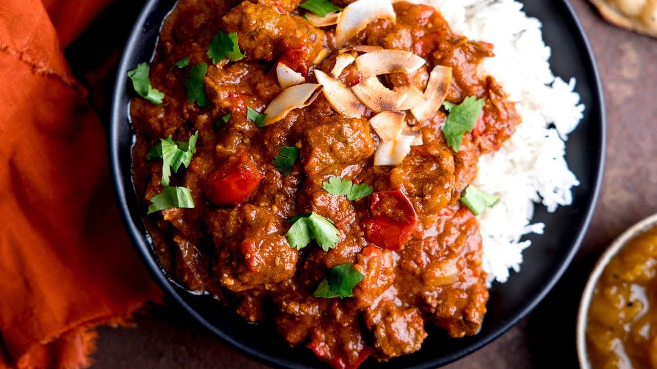 Video thumbnail: You NEED to try this slow cooker curry recipe!